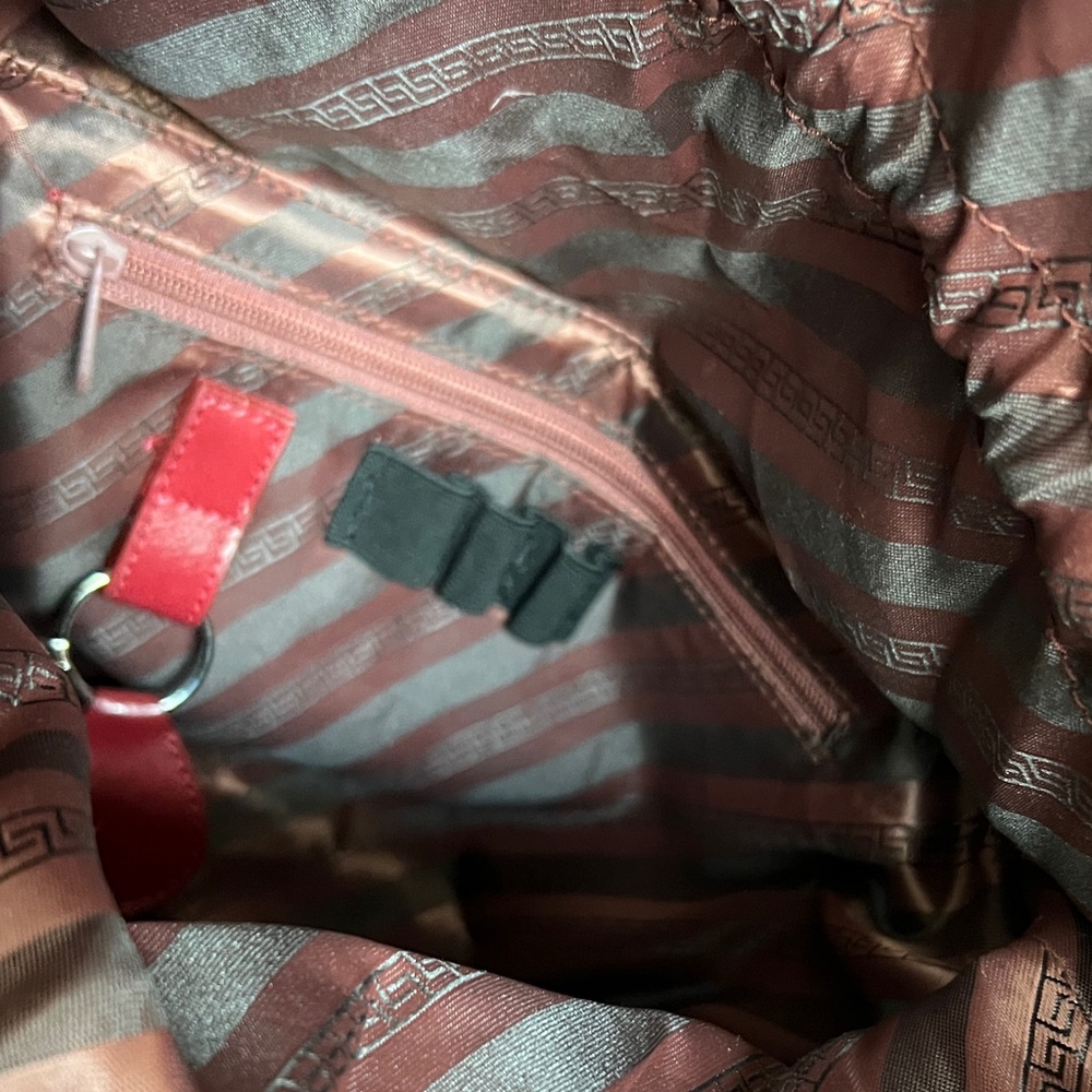 Chic Red Embossed Shoulder Bag - Picture 8 of 11